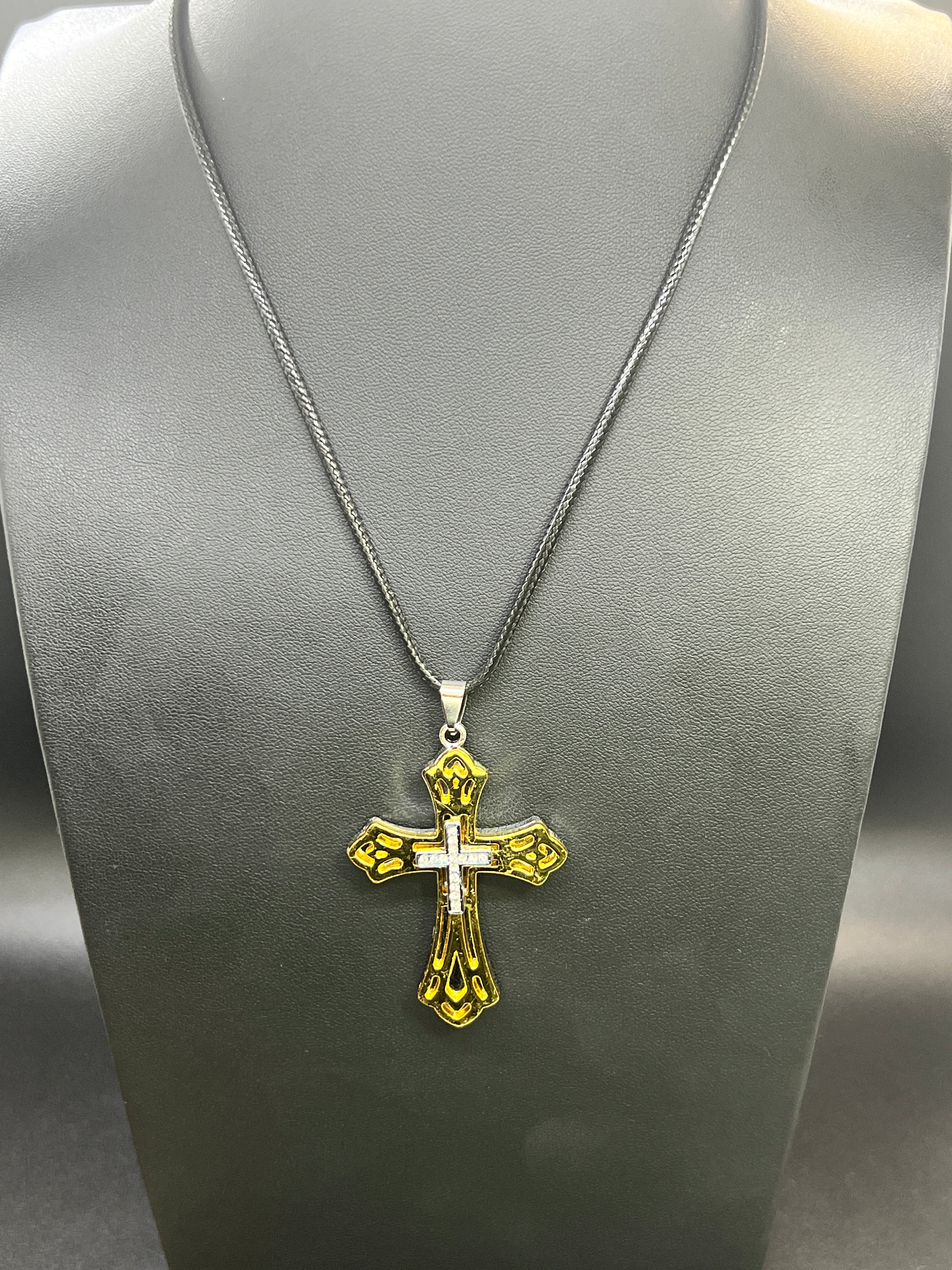 Rope Cross Necklace ( Sharp Tip)